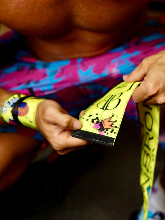 Muñequeras Words yellow - Unbroken Fitness Shop