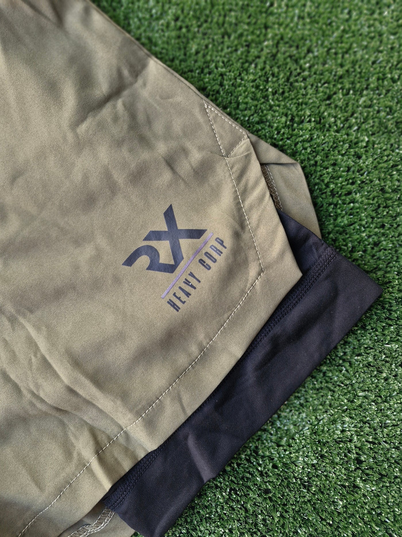 Pantalón corto malla RX verde militar