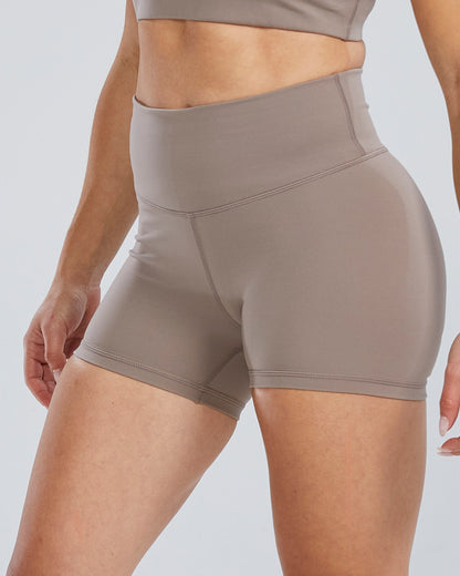 TYR High-Rise short brown