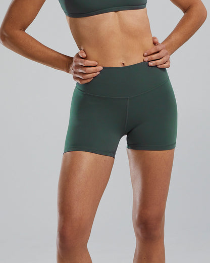 TYR High-Rise short green