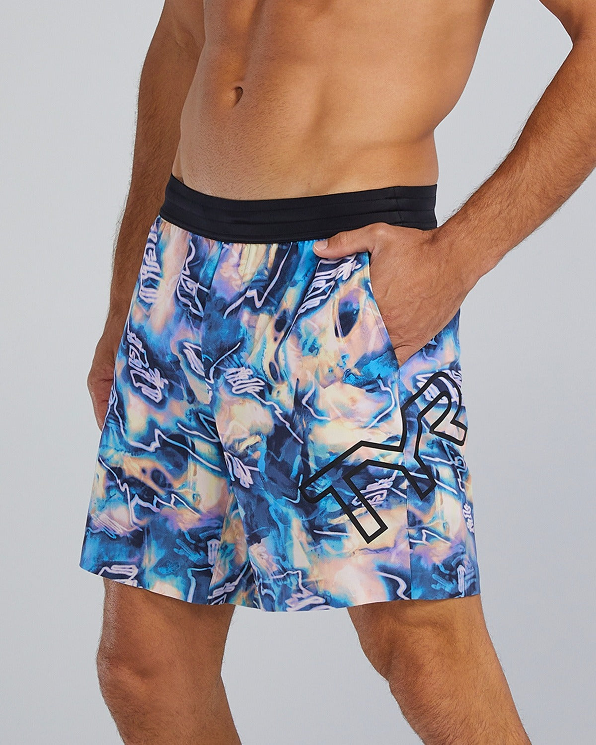 TYR Unbroken Big Logo short 7” voltage